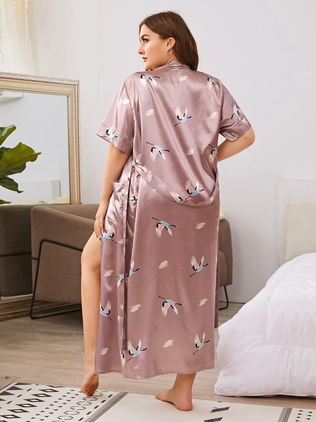 Customized Pajamas Night Suits Silk-Like Satin Luxury Women′ S Sleepwear Comfort