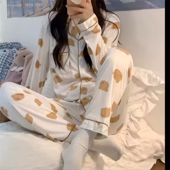 Pyjama en soie de couleur pure de nouveau style définit des vêtements de nuit en soie de pyjama à manches longues